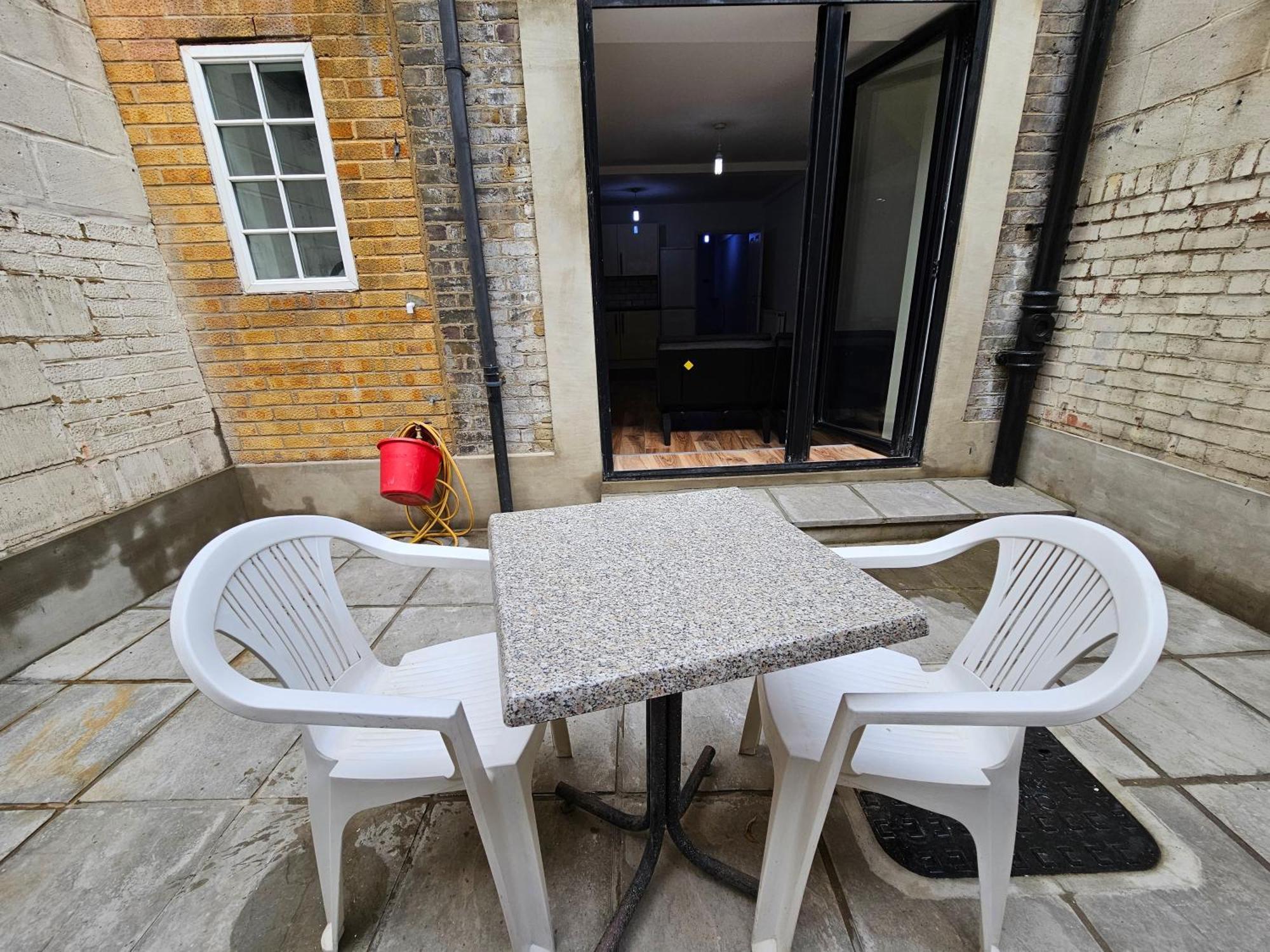 London E1 Apartment Exterior photo